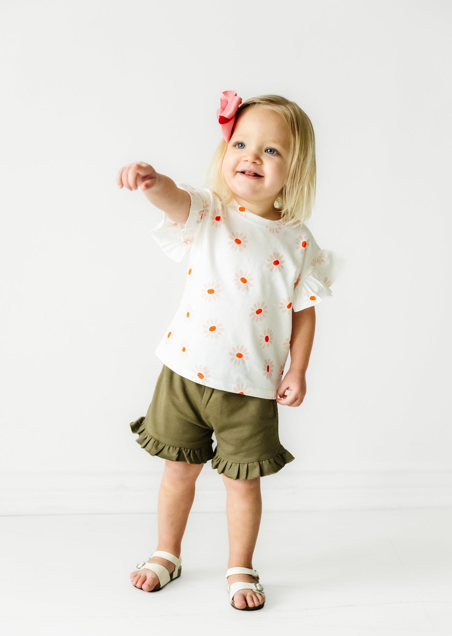 FLUTTER SHORTS IN OLIVE