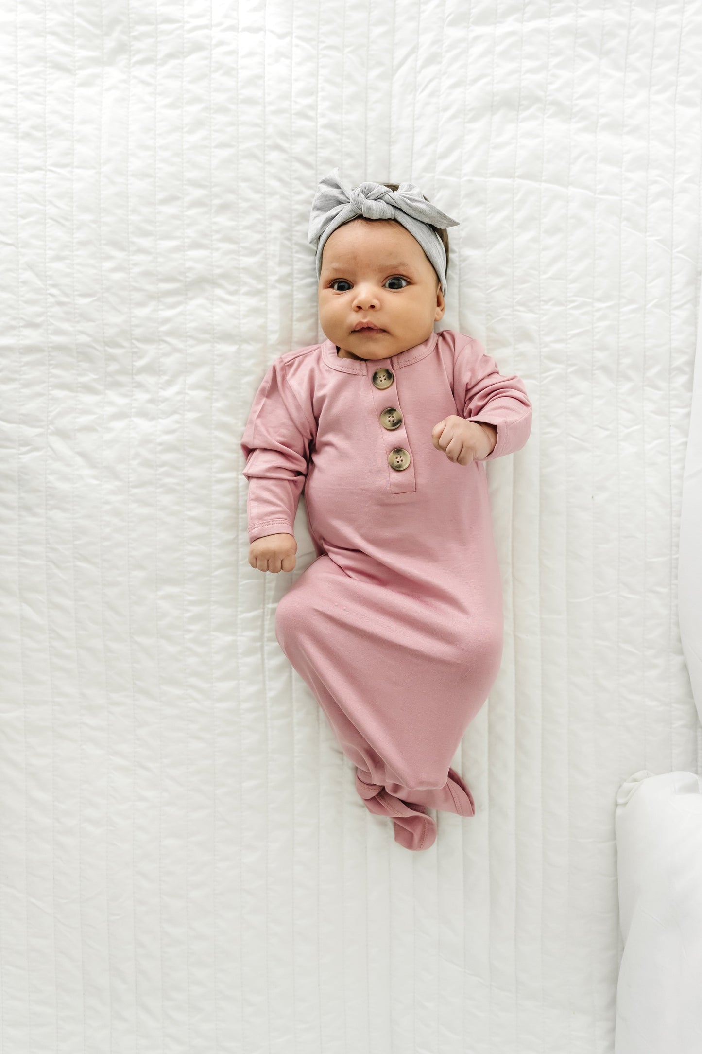 NEWBORN BOW IN HEATHERED GRAY