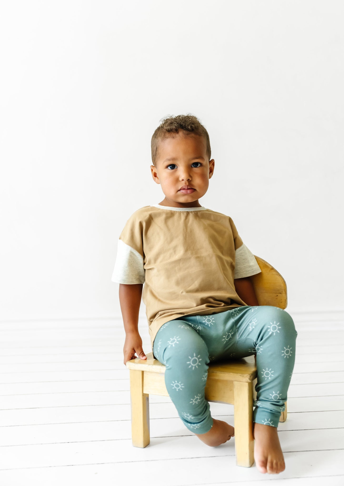 COLOR BLOCK TEE CAMEL/HEATHERED GRAY