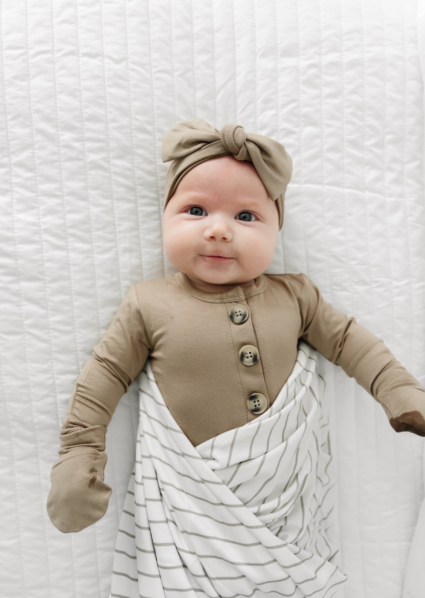 NEWBORN BOW IN CAMEL