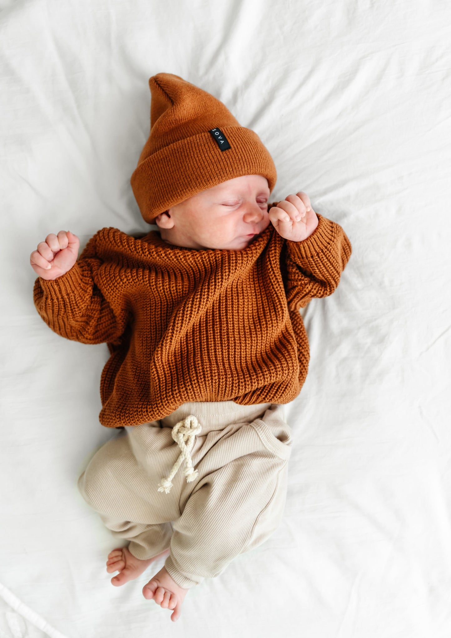 INFANT BEANIE IN RUST