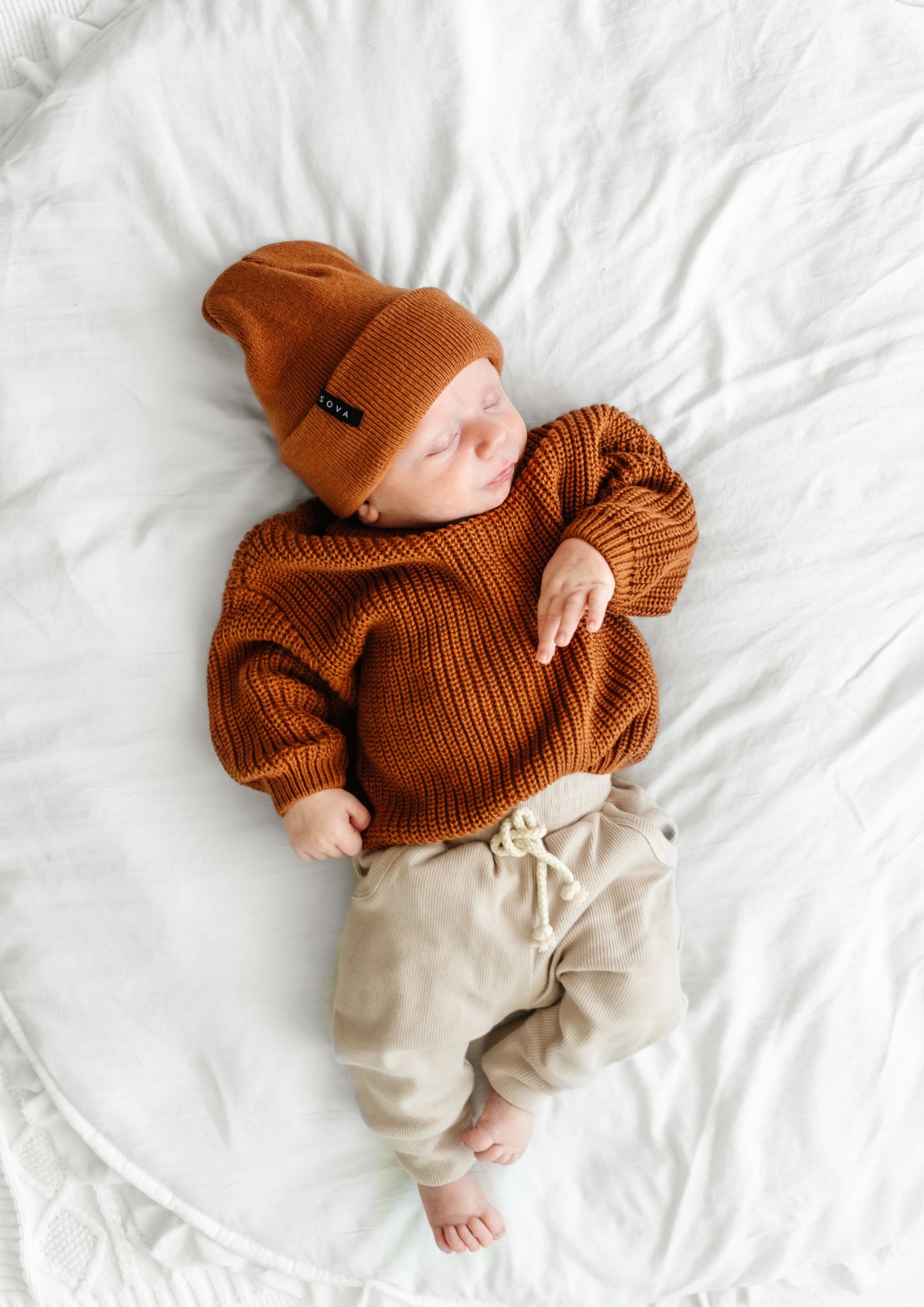 INFANT BEANIE IN RUST