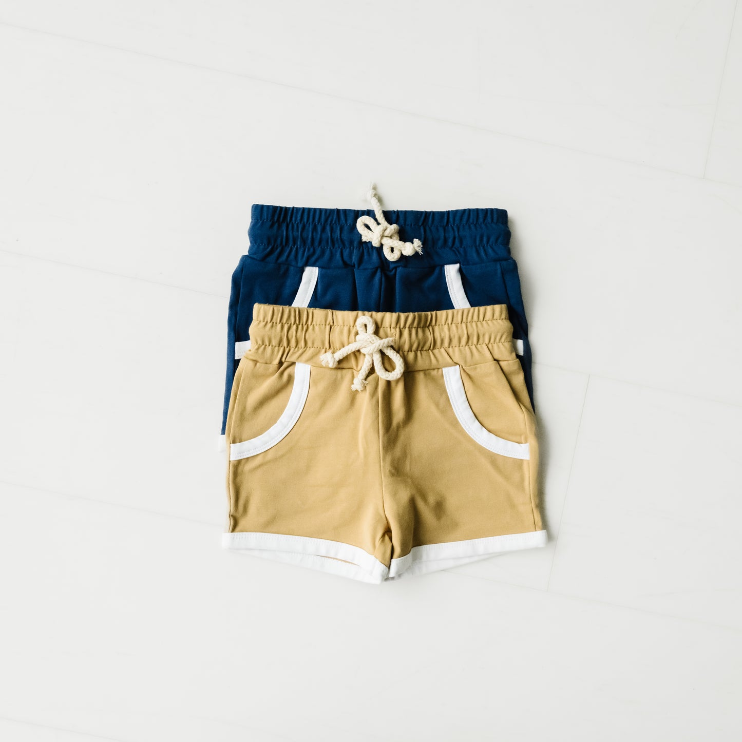 RAD SHORTIE IN FLAX