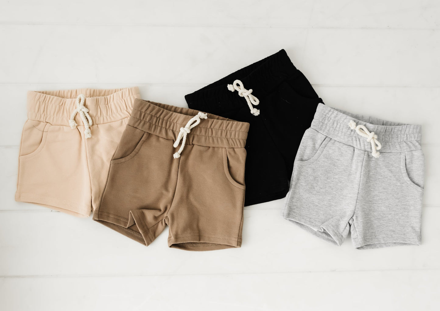 ULTIMATE SHORTS IN WHITE PEACH